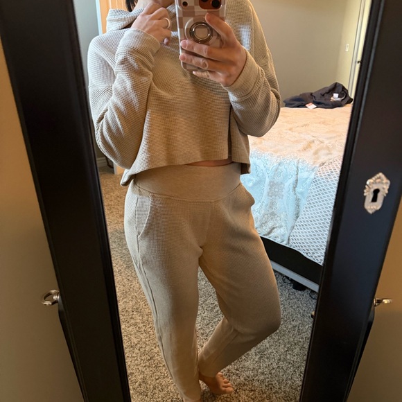 Athleta Beige Lounge Set - Picture 2 of 15